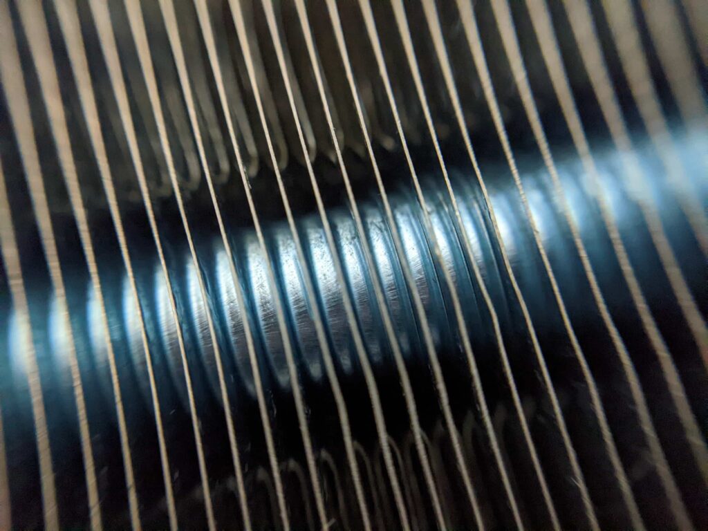 熱交換器の冷却フィン。ここが臭くなっていた。